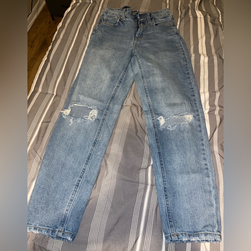 Hugh Ross mom jeans